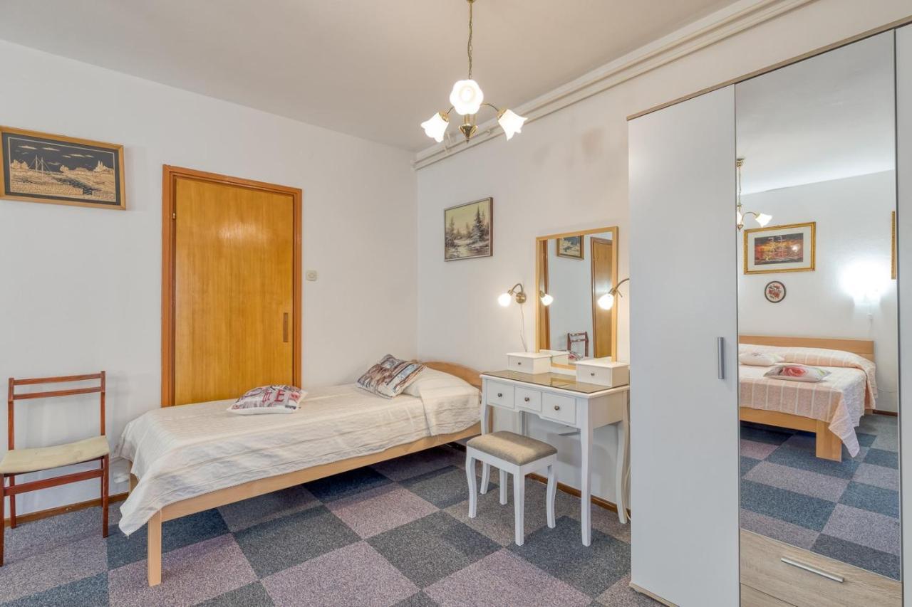 Apartment Complex Nevia ポレッチ エクステリア 写真