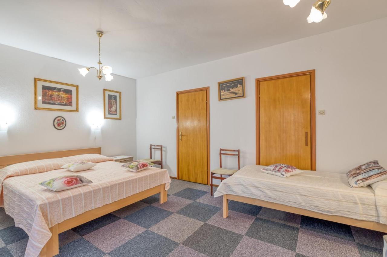 Apartment Complex Nevia ポレッチ エクステリア 写真