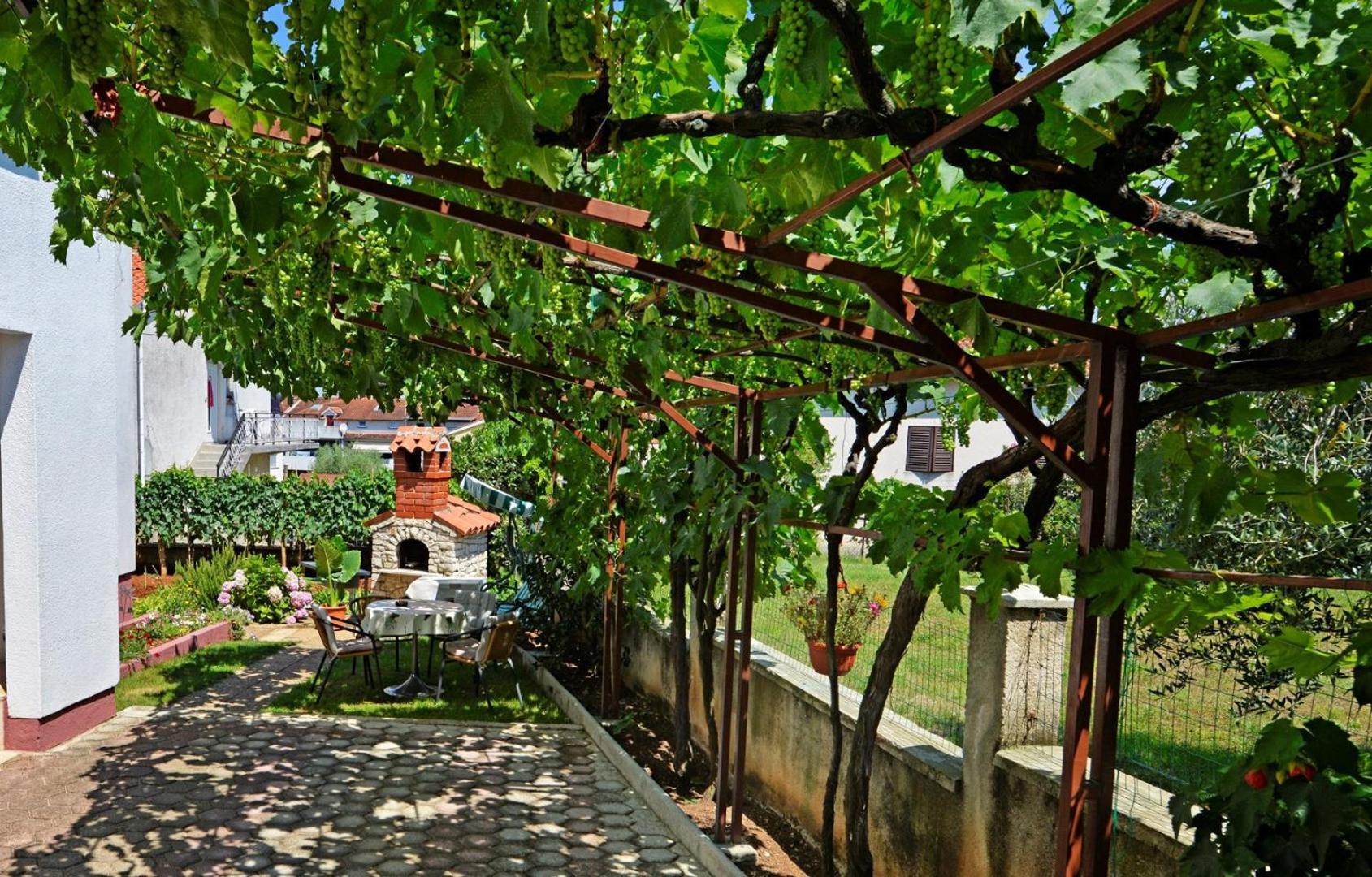 Apartment Complex Nevia ポレッチ エクステリア 写真