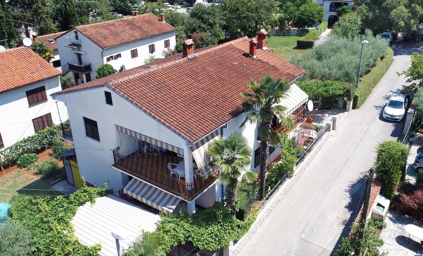 Apartment Complex Nevia ポレッチ エクステリア 写真
