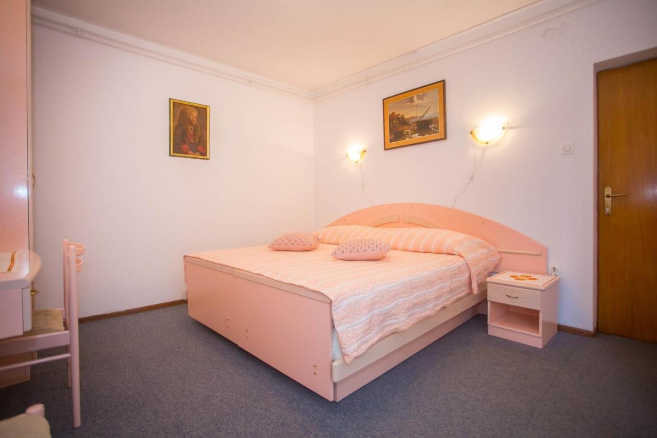 Apartment Complex Nevia ポレッチ エクステリア 写真