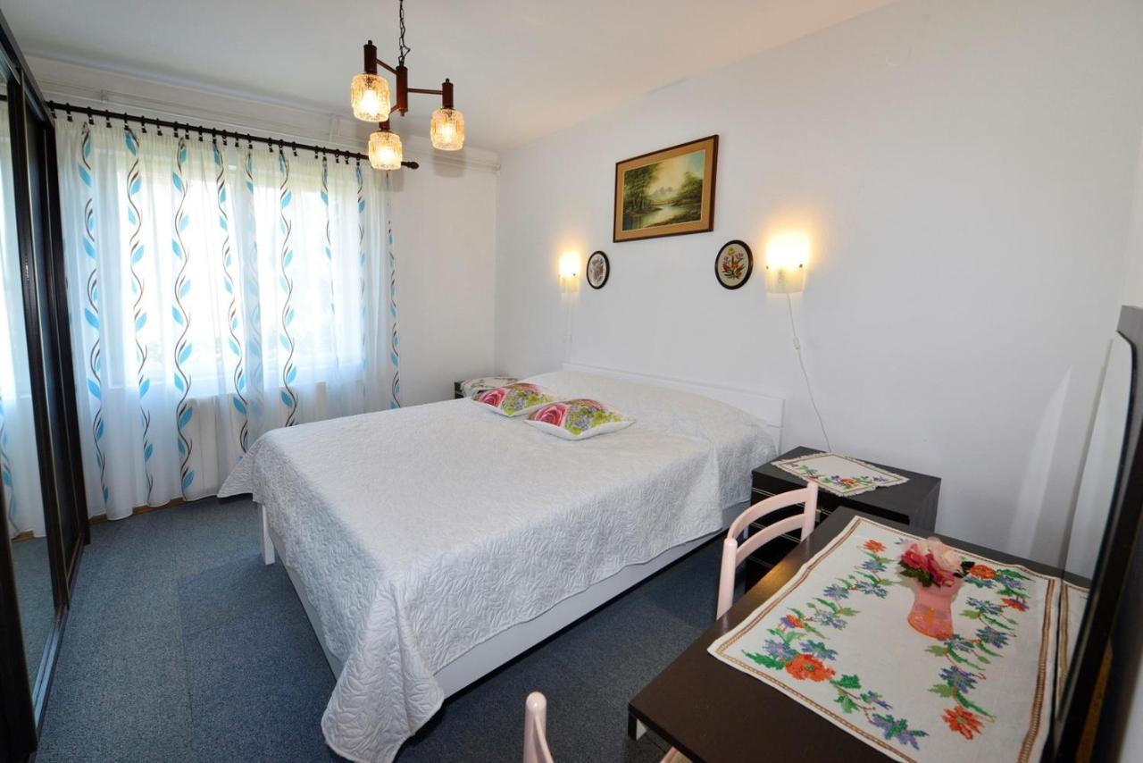 Apartment Complex Nevia ポレッチ エクステリア 写真