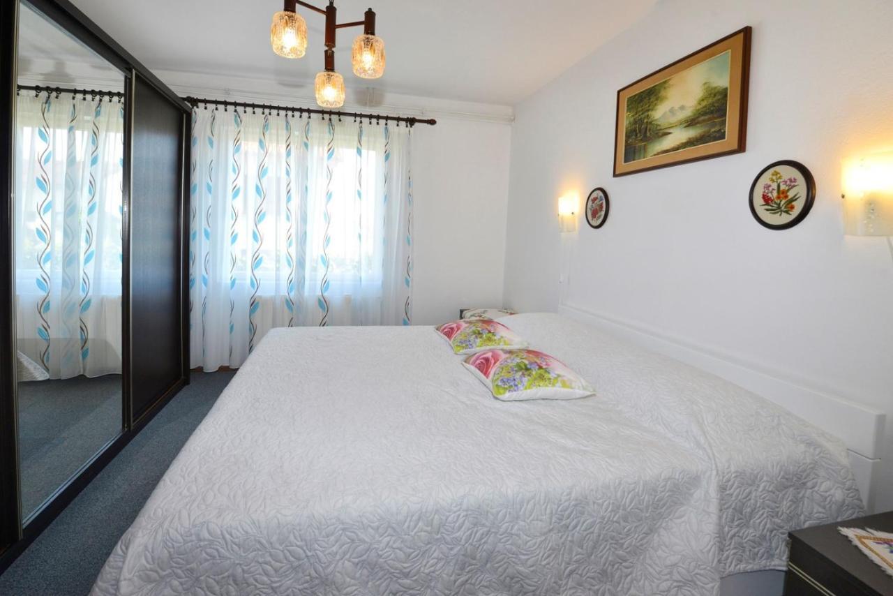 Apartment Complex Nevia ポレッチ エクステリア 写真
